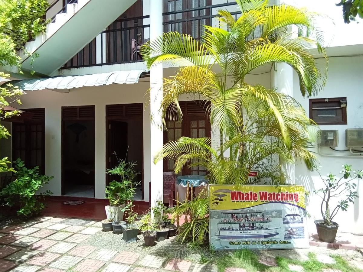 Mila Rest Garden Hotel Mirissa Exterior foto